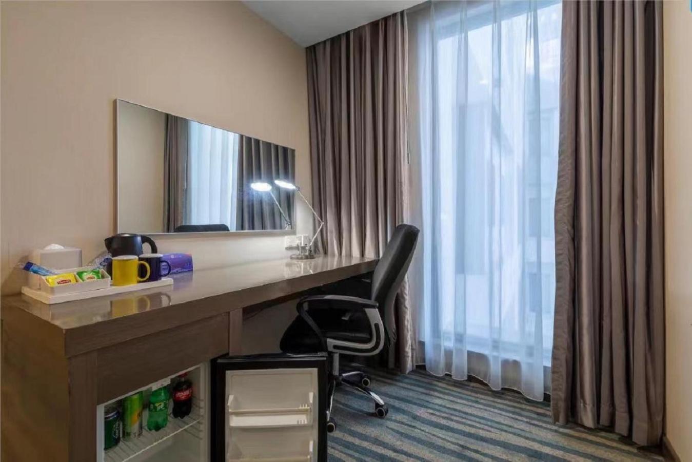 Holiday Inn Express Shenyang North Station By Ihg Exterior photo