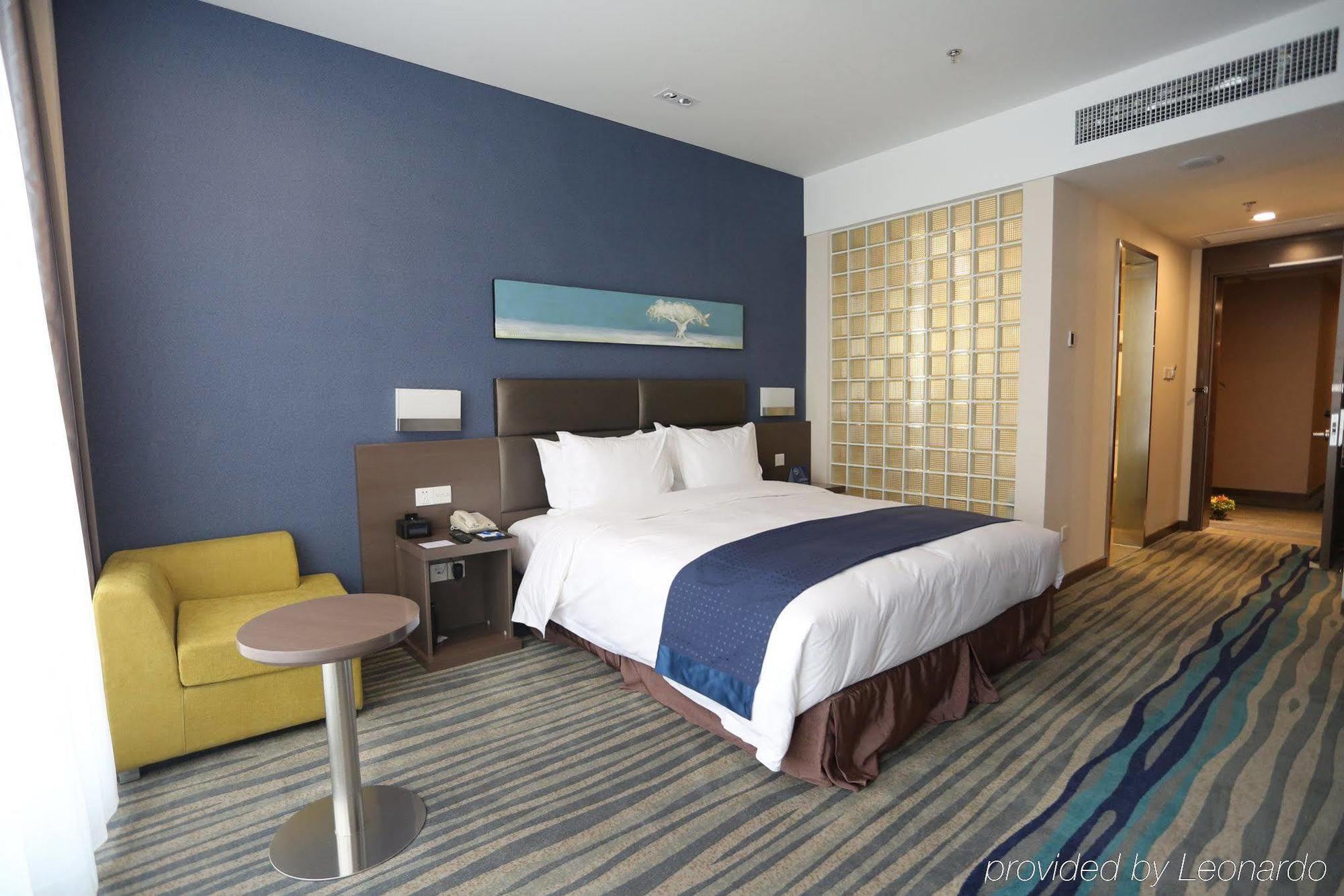 Holiday Inn Express Shenyang North Station By Ihg Exterior photo