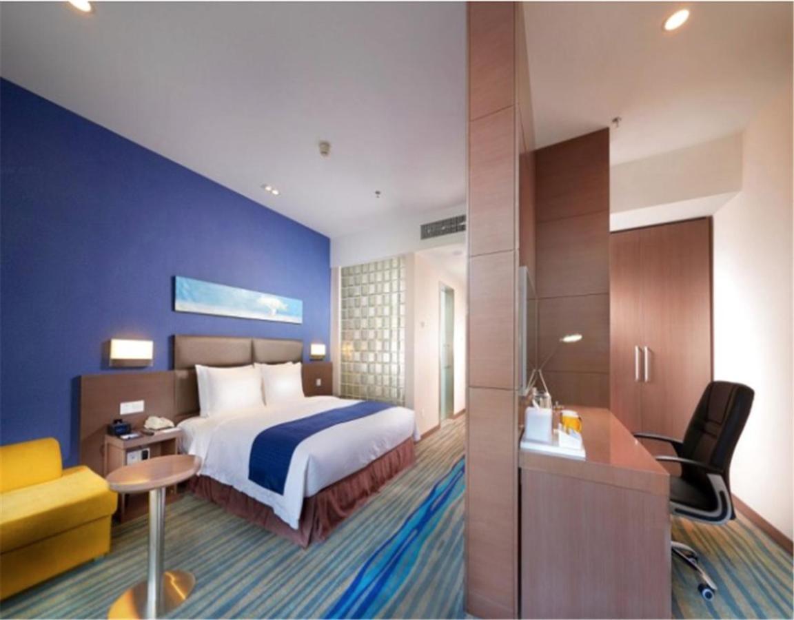Holiday Inn Express Shenyang North Station By Ihg Exterior photo